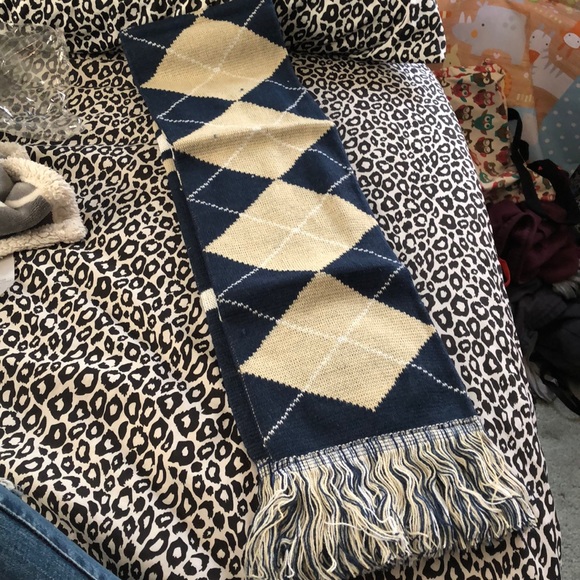 Go NAVY Scarf - Picture 5 of 5